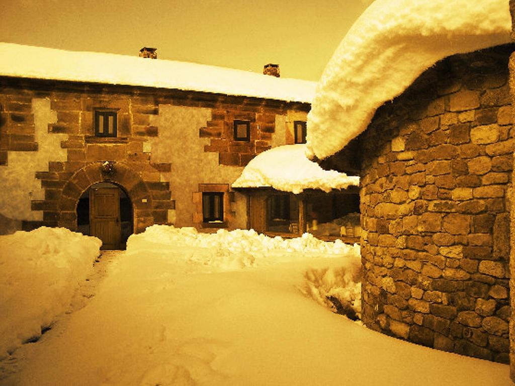 La Casa De Las Brujas Hotel Barrio  ภายนอก รูปภาพ