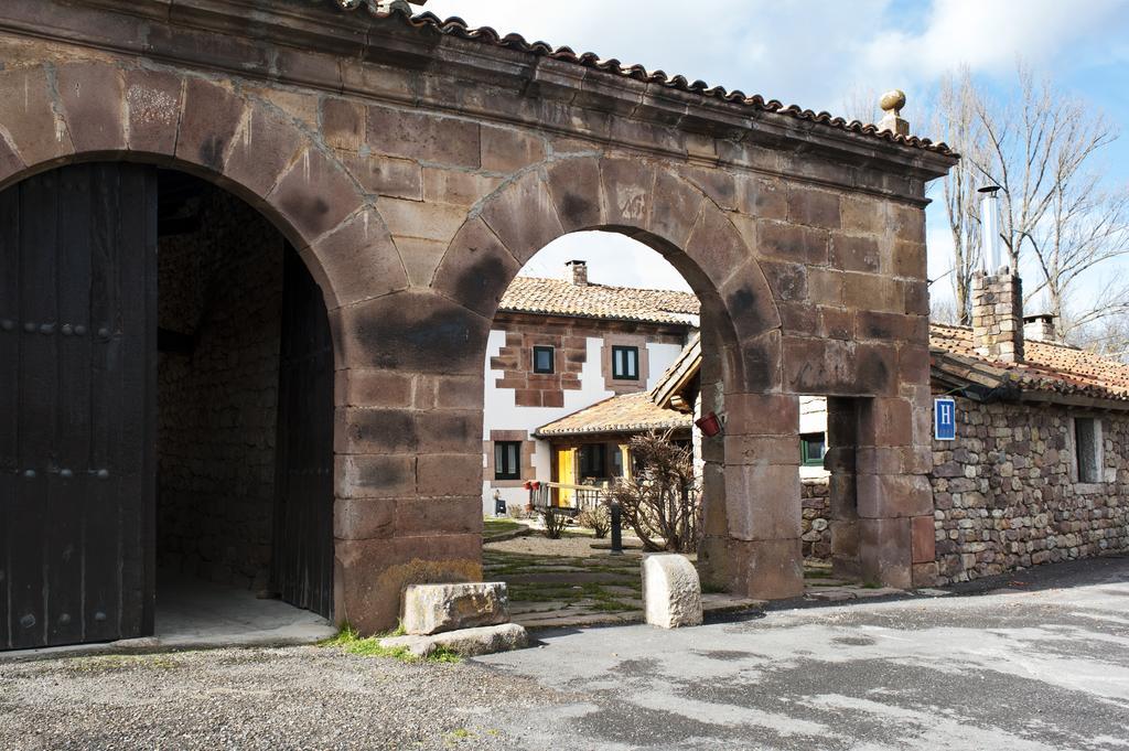 La Casa De Las Brujas Hotel Barrio  ภายนอก รูปภาพ
