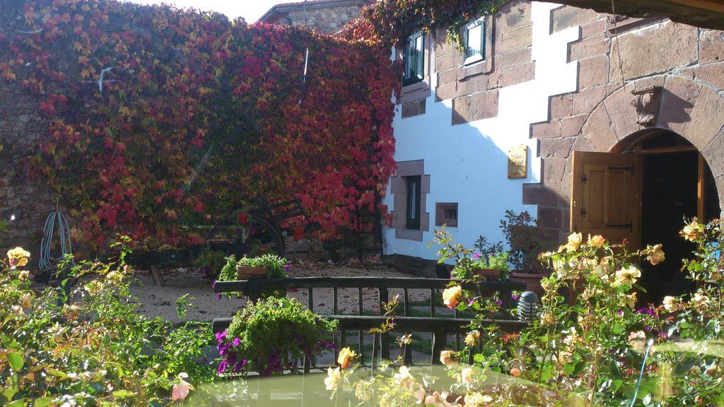 La Casa De Las Brujas Hotel Barrio  ภายนอก รูปภาพ